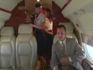 Dâm dục stewardesses hút của họ clients cứng putz trên các plane